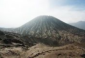 Foto: Sulfur Crater in Moonlight