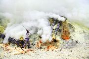 Foto: Sulfur Crater in Moonlight