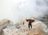 Foto: Sulfur Crater in Moonlight