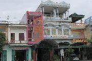 Foto: Vietnam. Bits of Authenticity and Economic Growth Craze