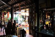 Foto: Vietnam. Bits of Authenticity and Economic Growth Craze