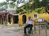 Foto: Vietnam. Bits of Authenticity and Economic Growth Craze