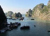 Foto: Vietnam. Bits of Authenticity and Economic Growth Craze