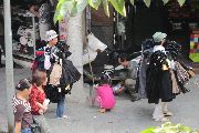 Foto: Vietnam. Bits of Authenticity and Economic Growth Craze