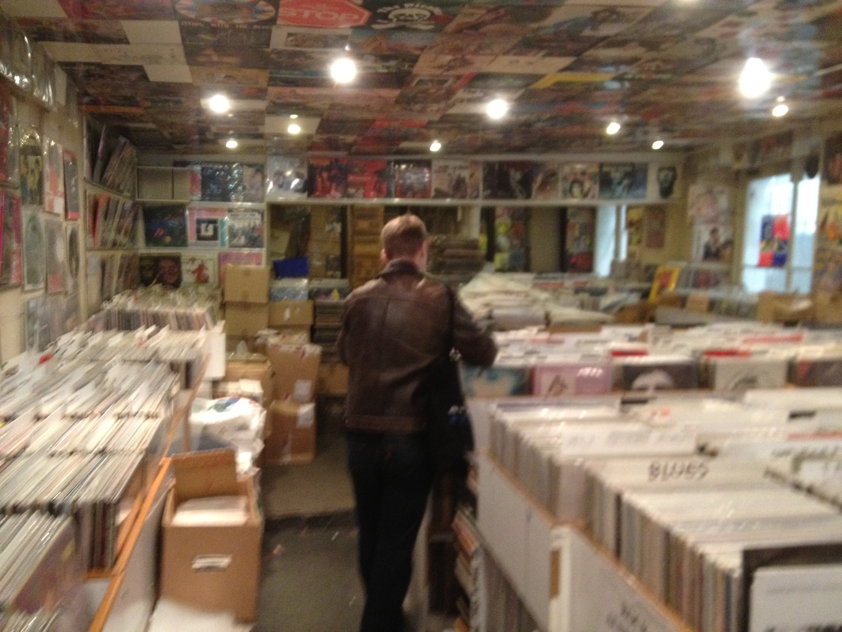 Vinyl Paris, Right Bank