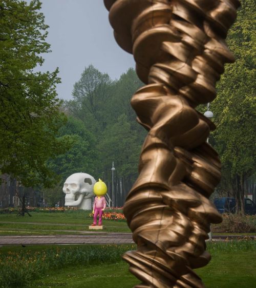 Gigantic sculptures
