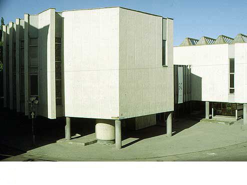 Contemporary Art Centre (CAC)