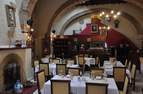 Dinoris, Rhodes Old Town